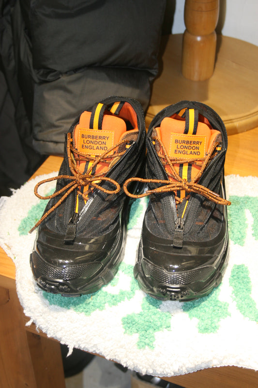 BURBURRY CLIMBING SNEAKERS